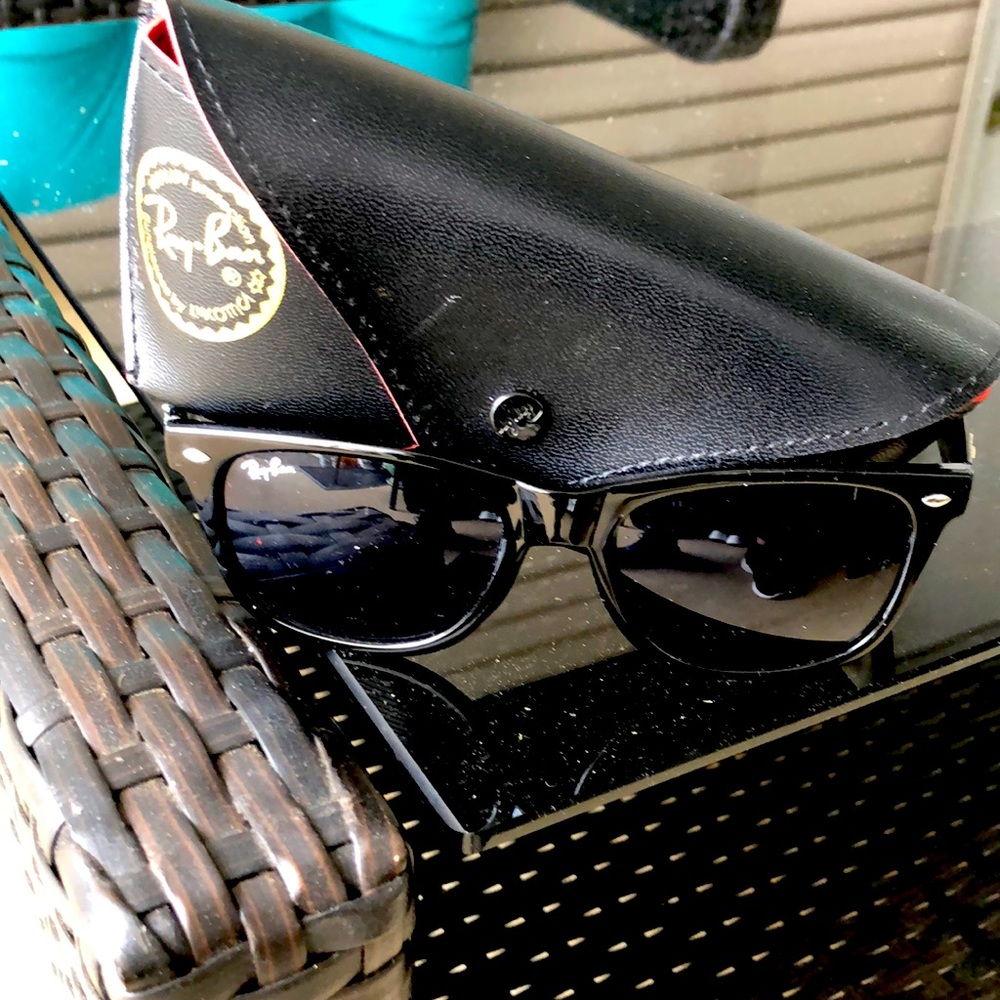Ray Ban Sunglasses with case